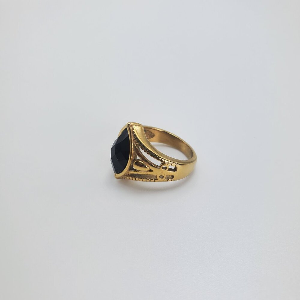 Ring - Picture 3 of 4